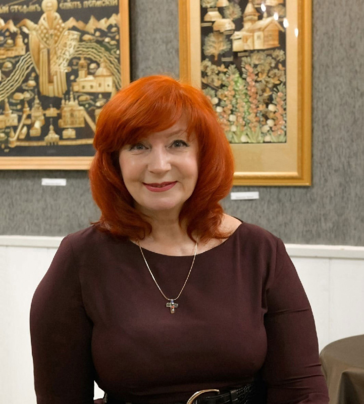 Сегодня отмечает свой день рождения, заместитель директора МБУК «Музейно-выставочный центр «Вортас», член Союза мастеров Республики Коми Ирина Нащекина