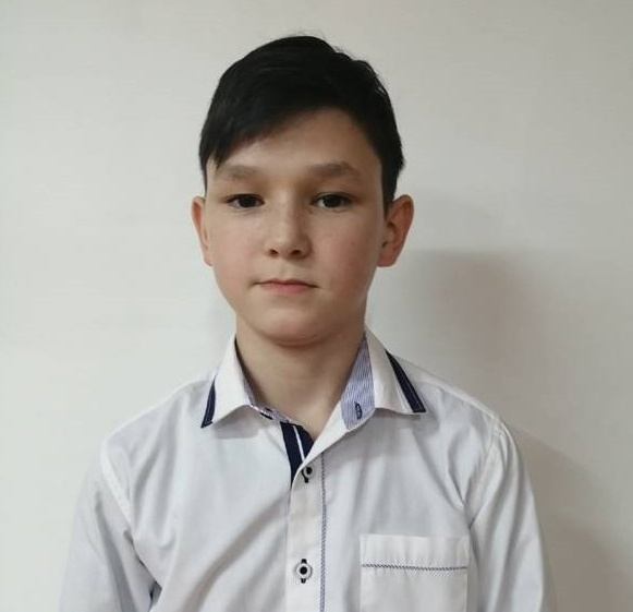 Чупров Алексей, ученик 5 класса средней общеобразовательной школы с. Щельябож стал победителем конкурса в номинация «Описание русской культуры на родном языке»
