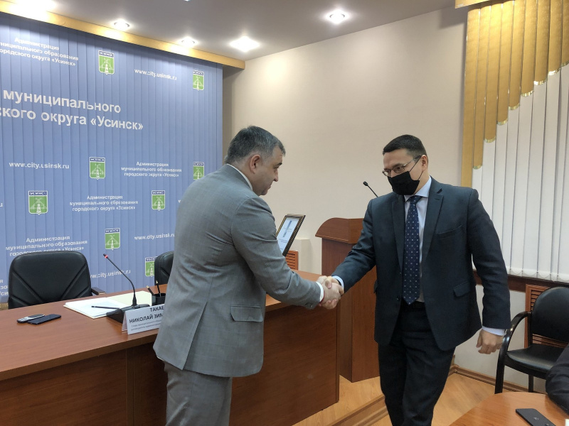 Первая общегородская планёрка в 2022 году началась с награждения