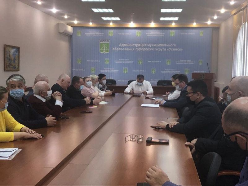 В Усинске начнут вывозить брошенный автотранспорт и проведут переучёт площадок для сбора мусора