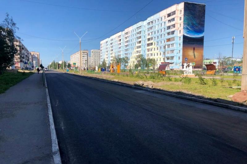 В минувшие выходные, в ходе рабочей поездки Глава Республики Коми Сергей Гапликов осмотрел благоустроенные территории, улицы и дворы Усинска