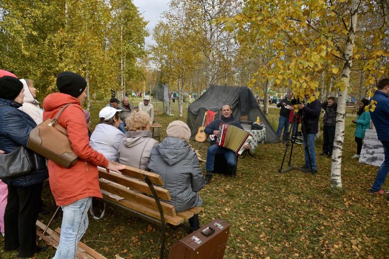 В воскресенье, Музейно-выставочный центр порадовал горожан тематической экспозицией, посвящённой первостроителям Усинска