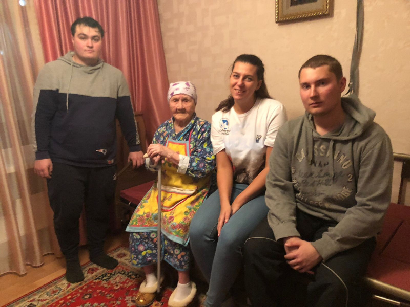 Вчера, #ВолонтерыПобедыУсинск собрали ортопедическую кровать у Зои Ивановны Холоповой