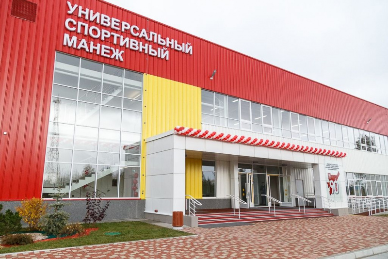 Сегодня, 7 октября, Глава Республики Коми Сергей Гапликов и Президент ПАО «ЛУКОЙЛ» Вагит Алекперов осмотрели новый корпус ледового дворца «Югдöм»