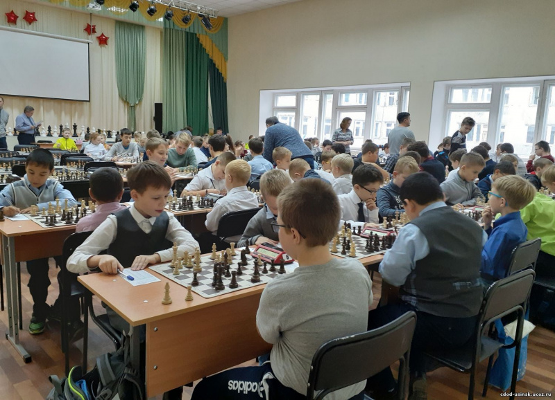 26 сентября в наш город Усинск съехались участники Республиканского Первенства по шахматам «Молодые таланты»
