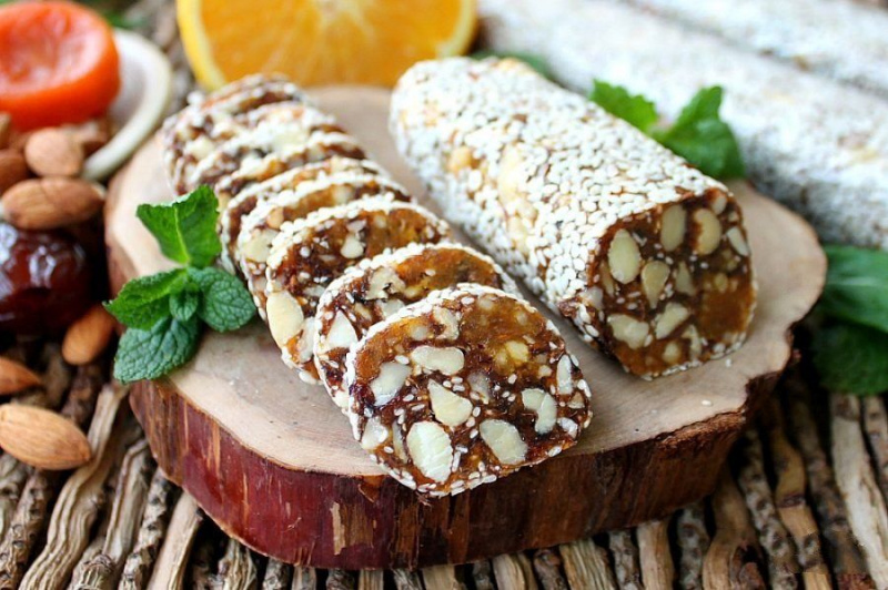 Финиковая колбаска