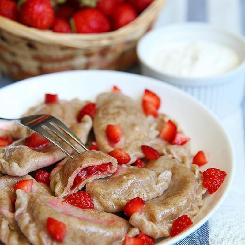 Вареники с клубникой