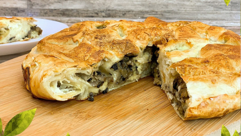 Пирог с сыром и грибами
