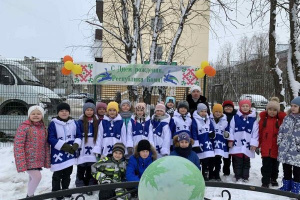 Сегодня состоялось открытие благоустроенного дворика в рамках проекта «Народный бюджет» на территории СОШ №2 г.Усинска