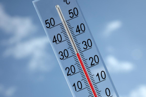 Ночью в Усинске температура градусника опустится до -30°С.