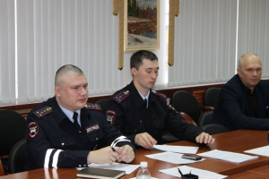 Круговое движение, неактуальный пешеходный переход, безопасность молодежи и ремонт дорог обсудили в администрации Усинска