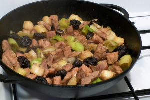Яния из курицы с черносливом